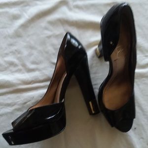 BCBG BLACK PATENT 9M OPEN TOE PLATFORM 5" HEELS